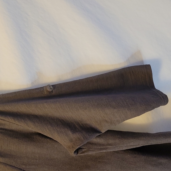 neon buddha top with button detail - Picture 5 of 8